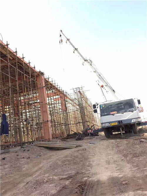 利通区25 吨、50 吨吊车怎么选？多大重量 / 半径适合对应车型？